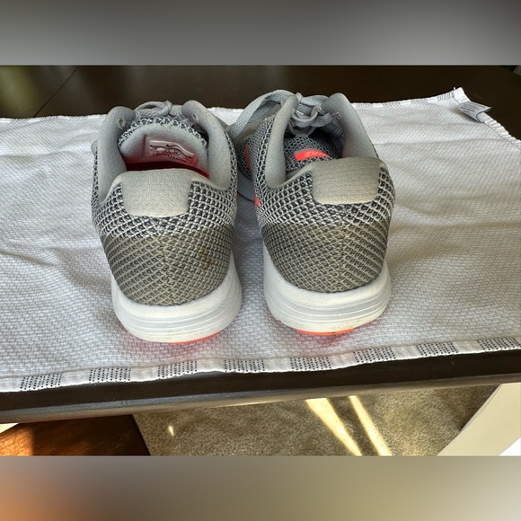 NIKE Women’s Revolution 3 Running shoe SIZE 9 - Picture 6 of 7